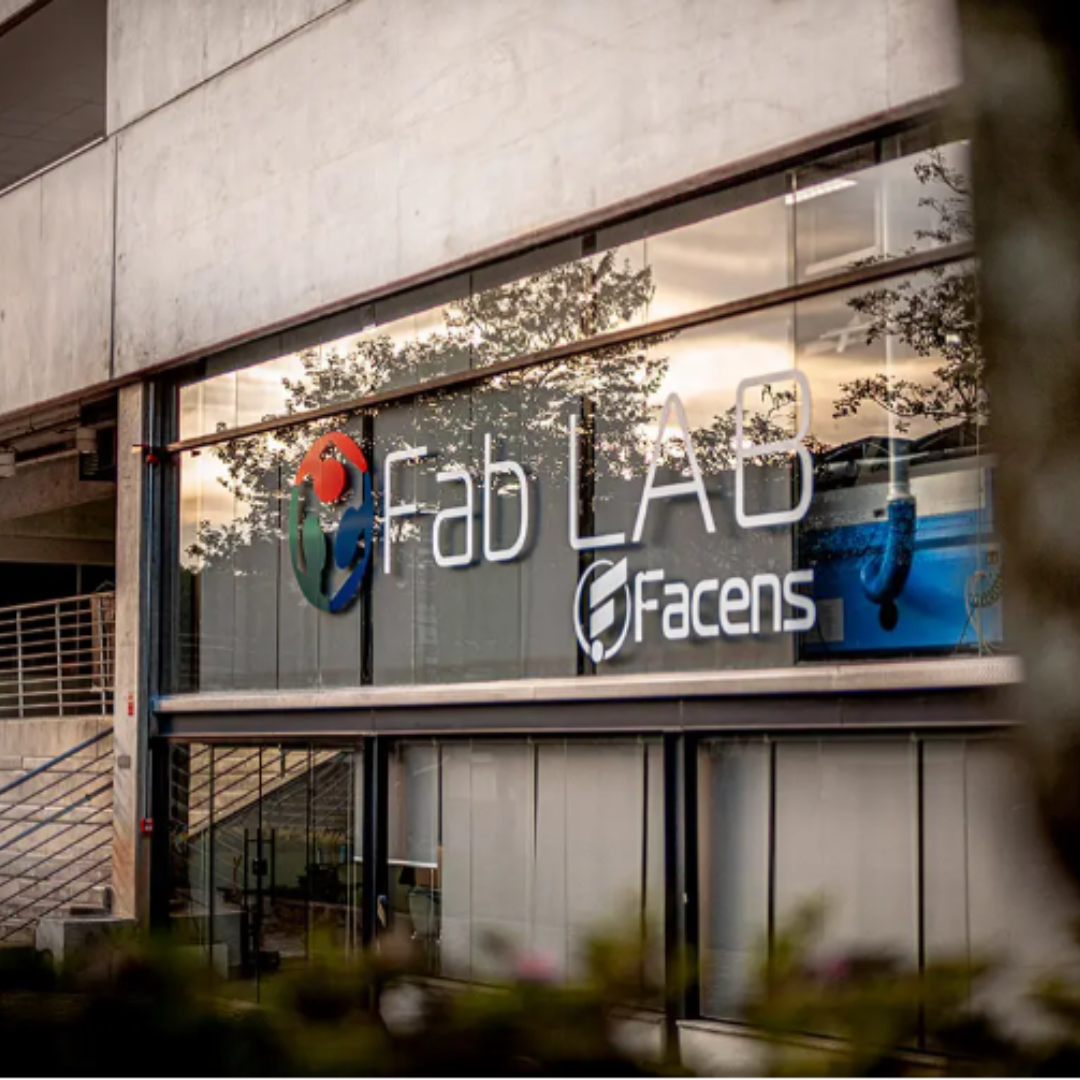 Você sabia? Alunos, alumni (ex-alunos) e comunidade podem usar o Fab Lab Facens; saiba como!