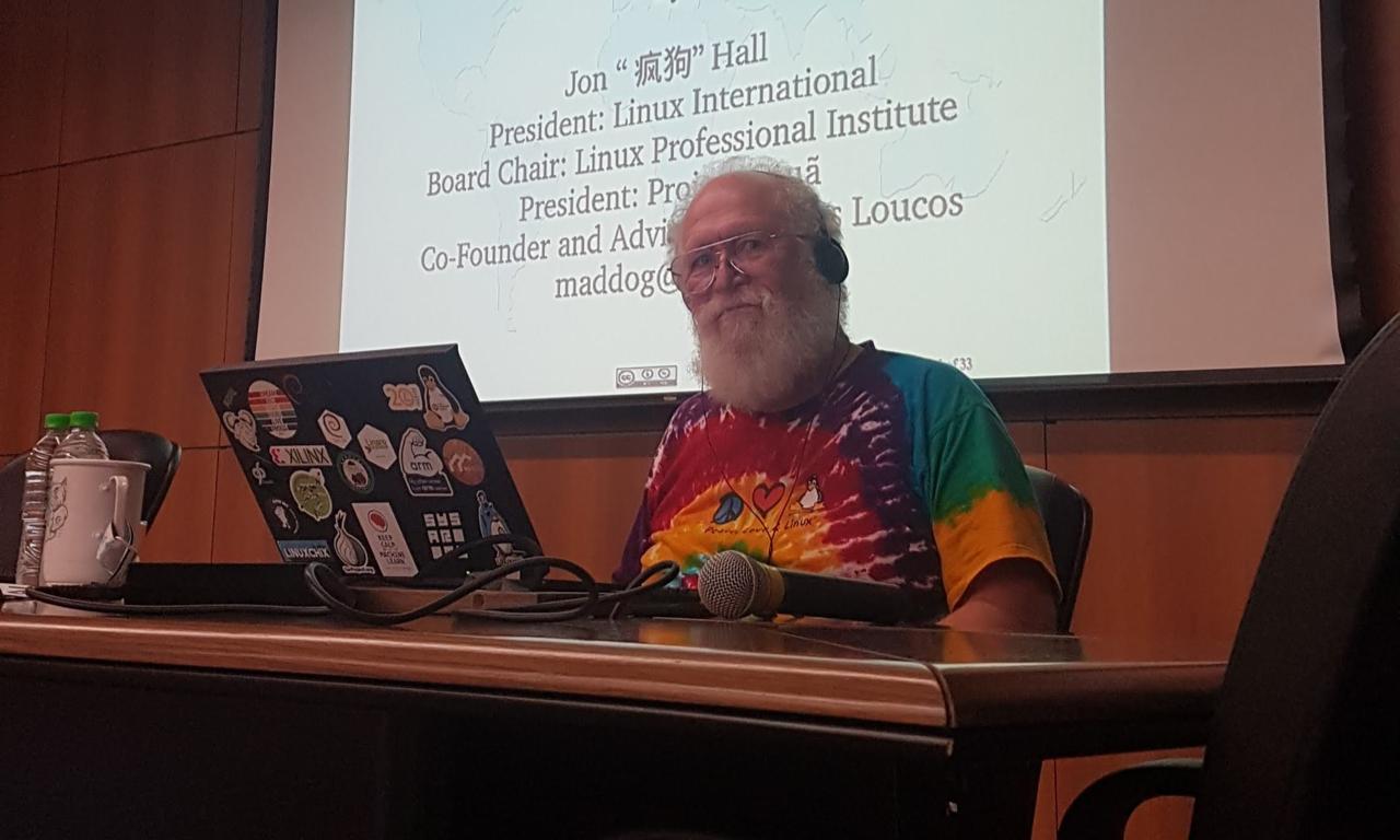  Guru do software livre, Jon “maddog” Hall, visita Facens